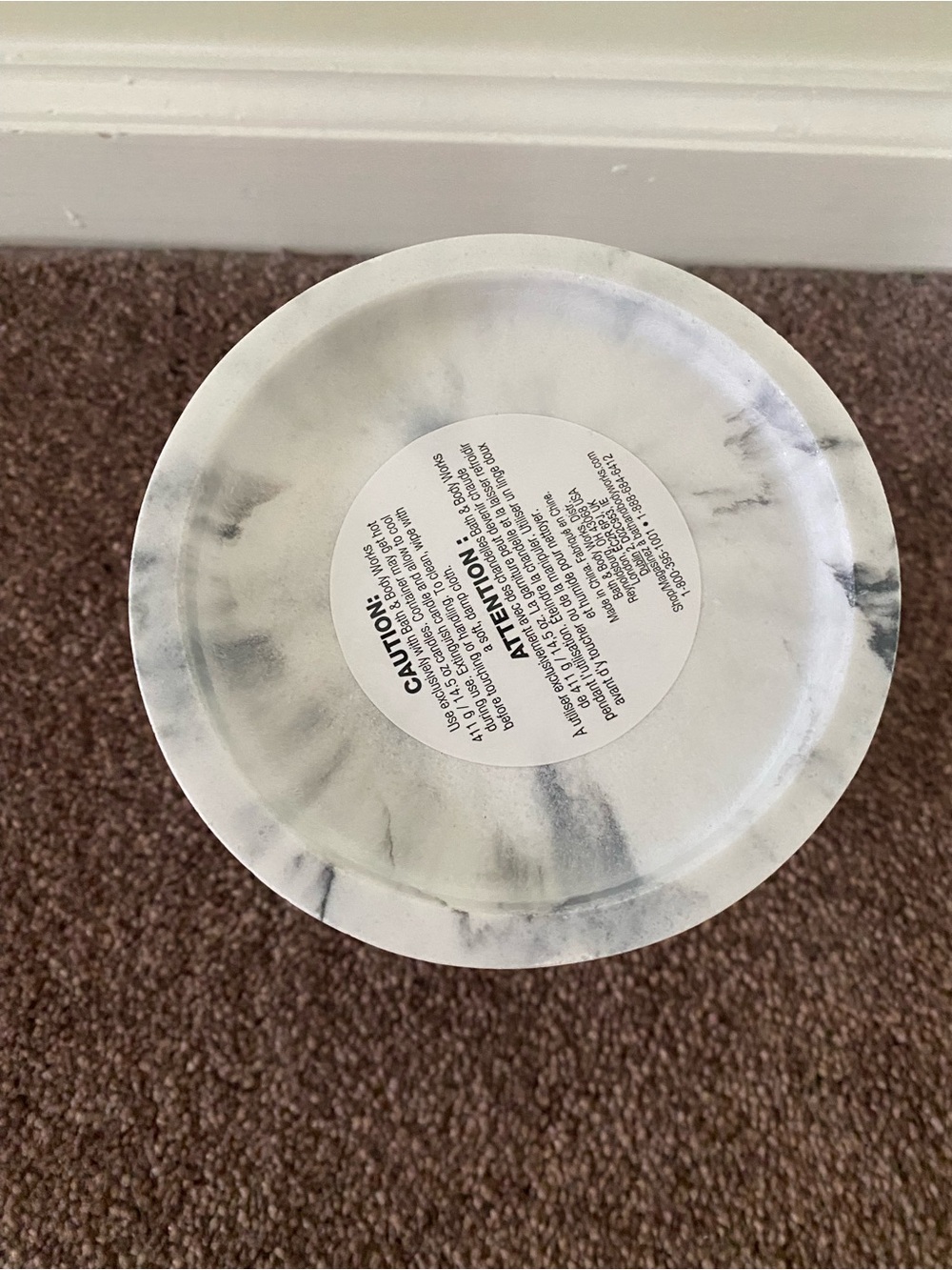 Bath & Body Works White and Gray Marble-Effect Pedestal Candle Holder NWT - Picture 4 of 6